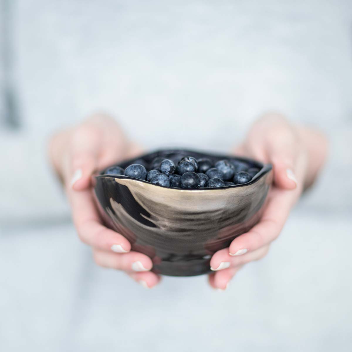 anna tableware designer, Reese is a bowl artistically designed with a mix of mysterious deep night blue and royal matte gold colours
