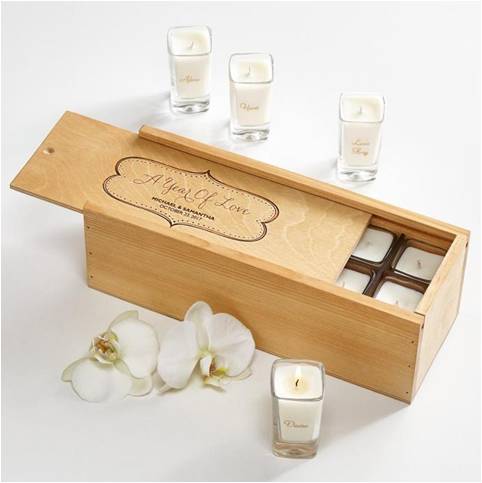 Customized romantic candles in a wooden box